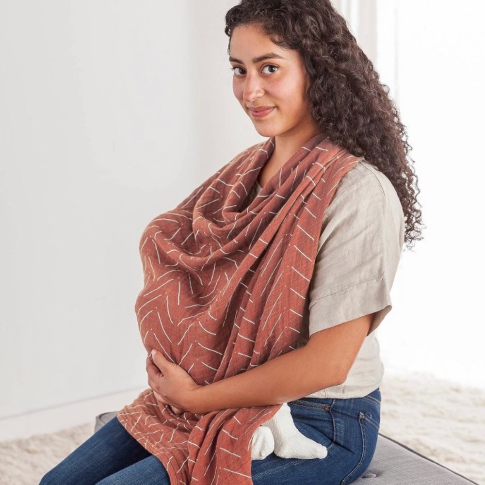 Itzy Ritzy Muslin Breastfeeding Boss Nursing Cover